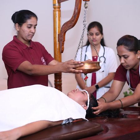 Tapasya Health & Wellness Hotel Jaysingpur Eksteriør billede
